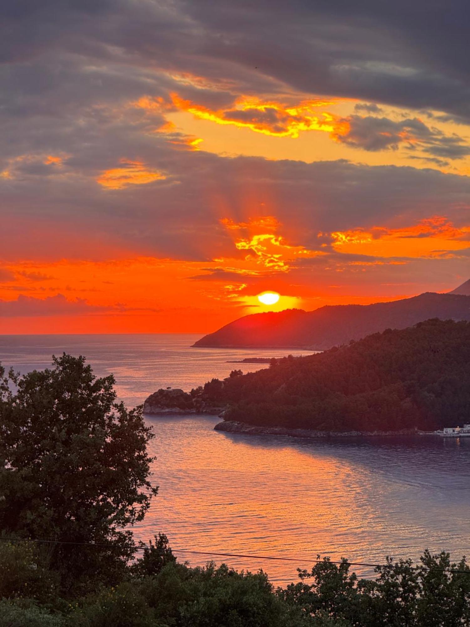 Belvedere Hotel & Suites Himarë Dış mekan fotoğraf